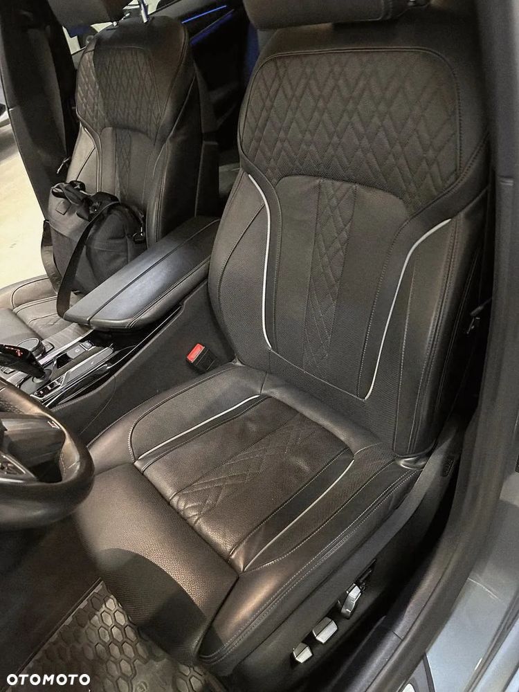 BMW Seria 5 520d xDrive - 17