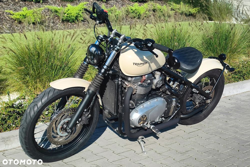 Triumph Bonneville Bobber - 7