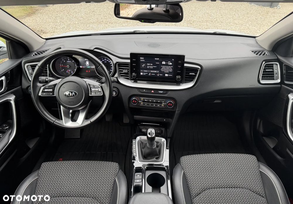 Kia Ceed 1.6 CRDi mHEV L - 8