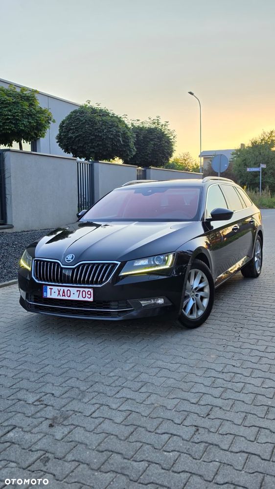 Skoda Superb 2.0 TDI DSG Premium Edition - 8