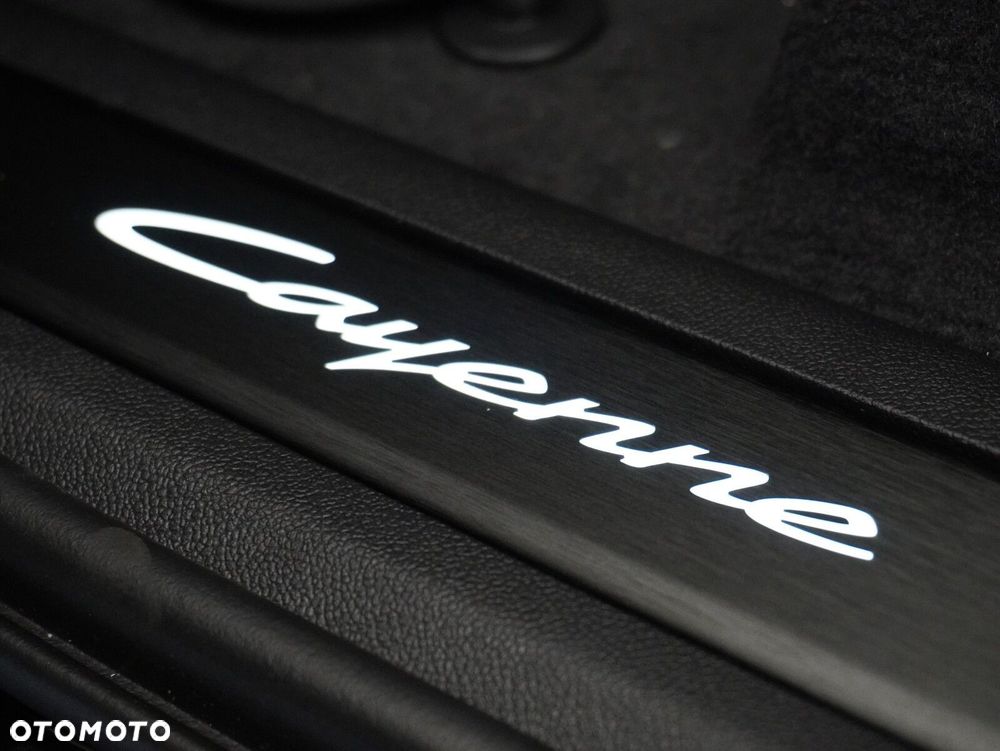 Porsche Cayenne Black Edition - 24