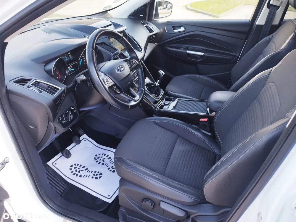 Ford Kuga 1.5 EcoBoost 2x4 Titanium - 21