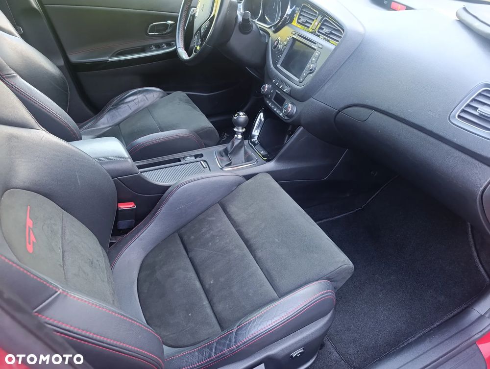 Kia Ceed 1.6 T-GDI GT L - 6