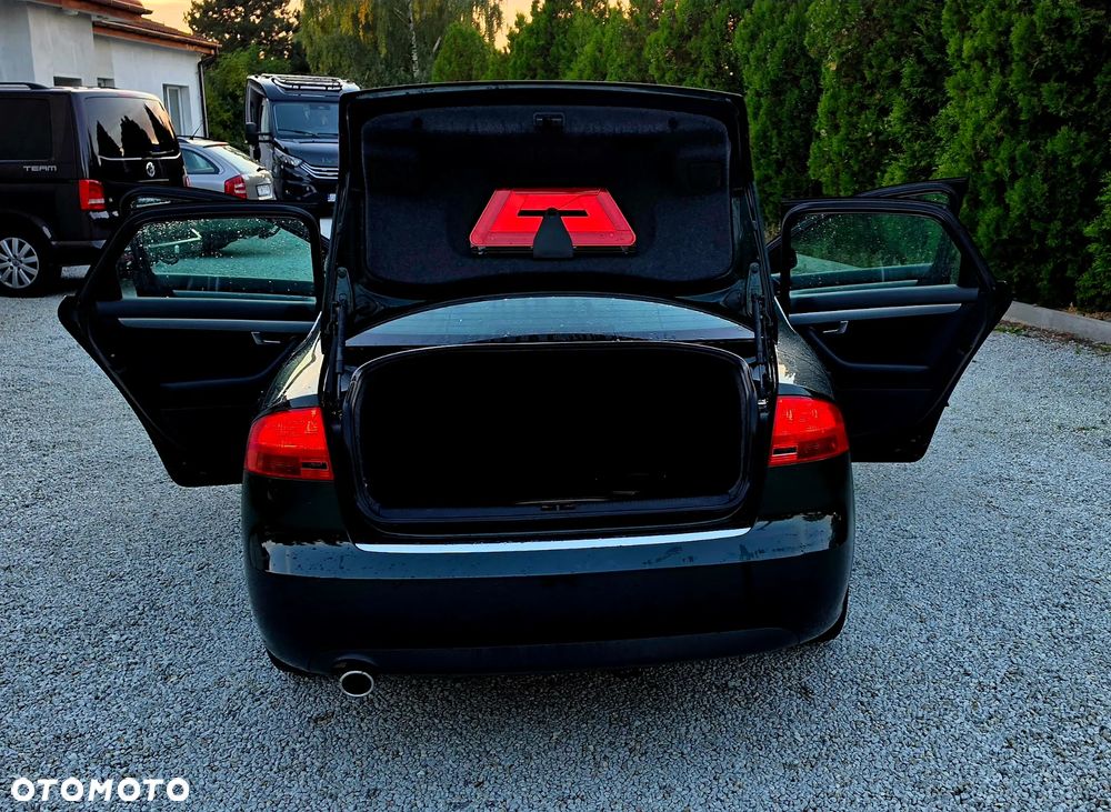 Audi A4 Limousine - 14