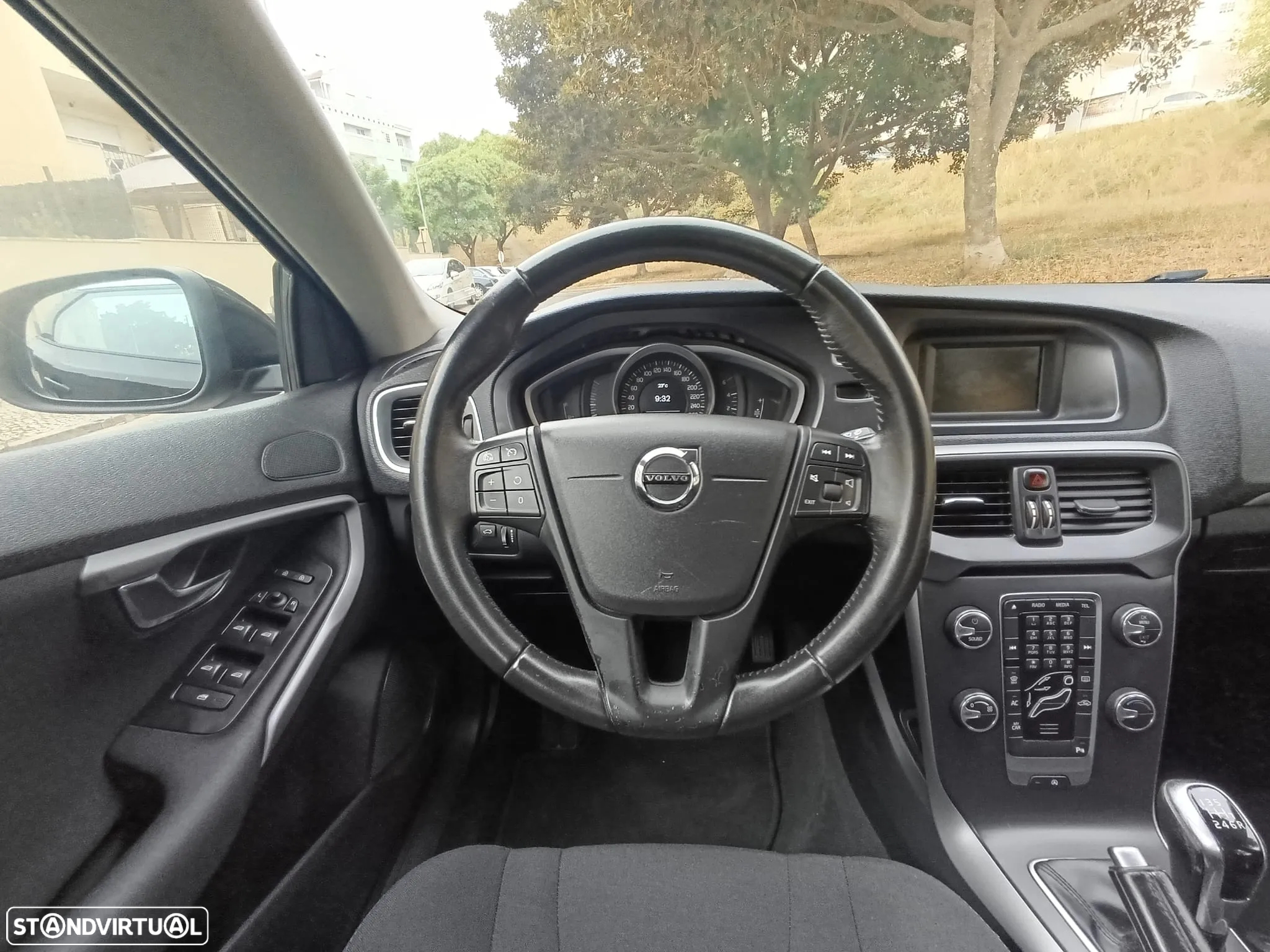 Volvo V40 2.0 D3 Momentum - 17
