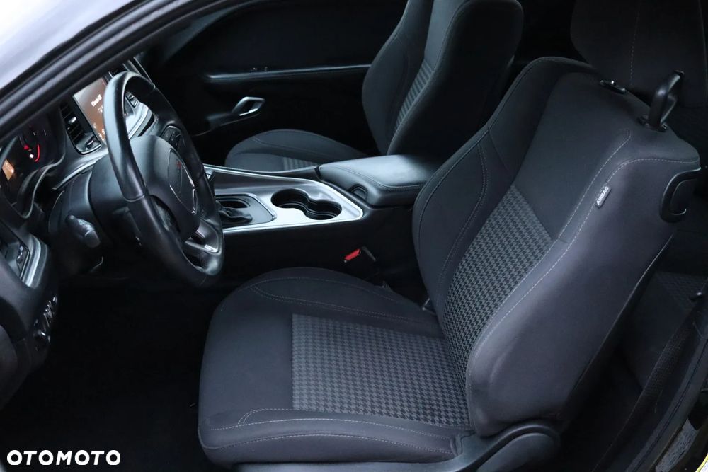 Dodge Challenger 3.6 GT AWD - 32