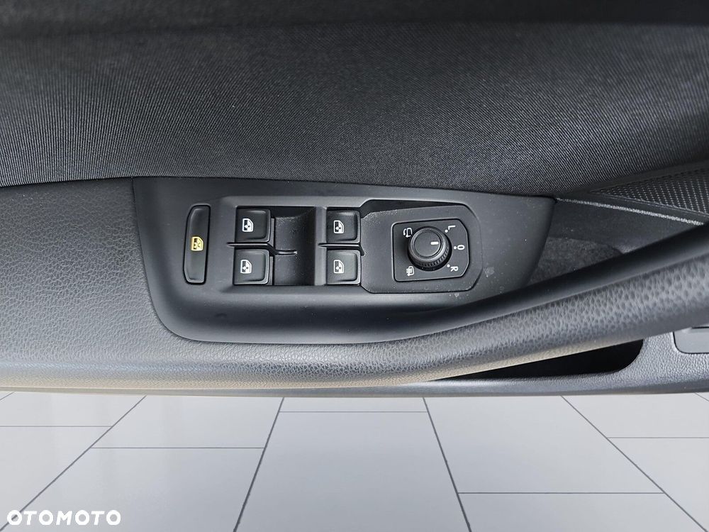 Volkswagen Passat Variant 1.5 TSI EVO Business DSG - 19