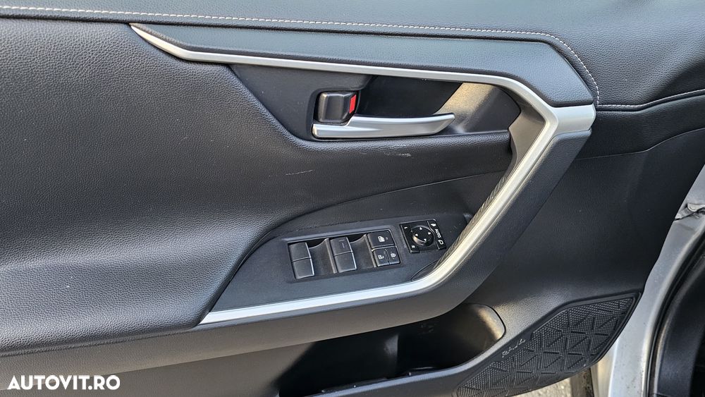 Toyota RAV4 2.5 4x4 Team Deutschland - 25