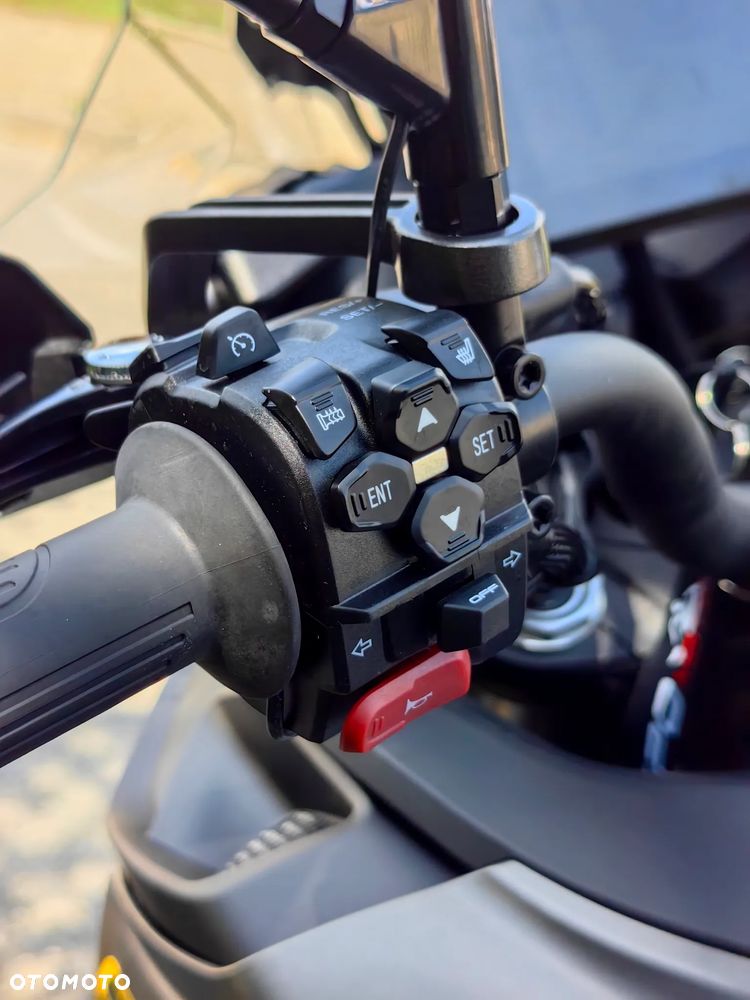 QJMOTOR SRT900SX - 6