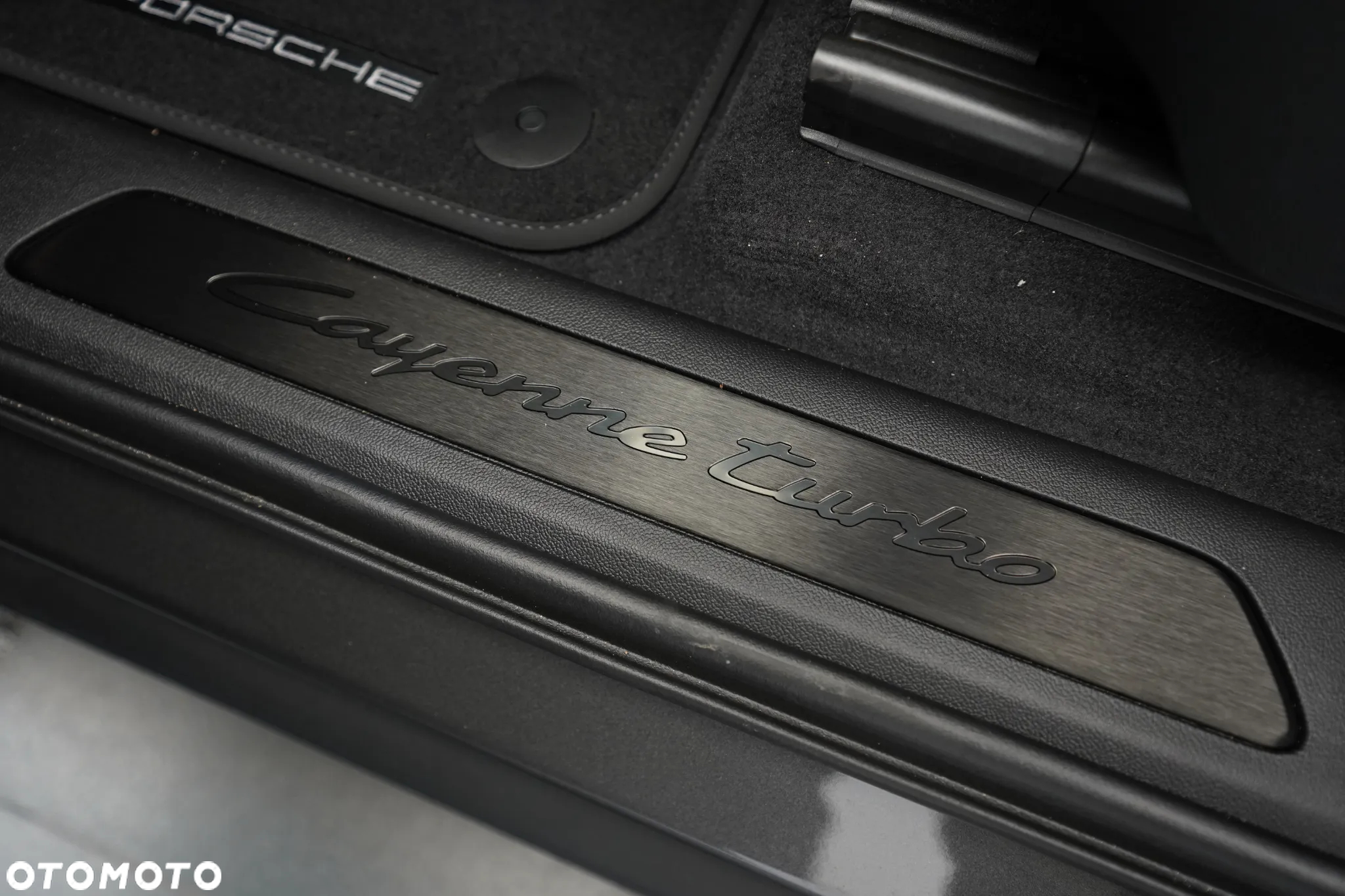 Porsche Cayenne - 16