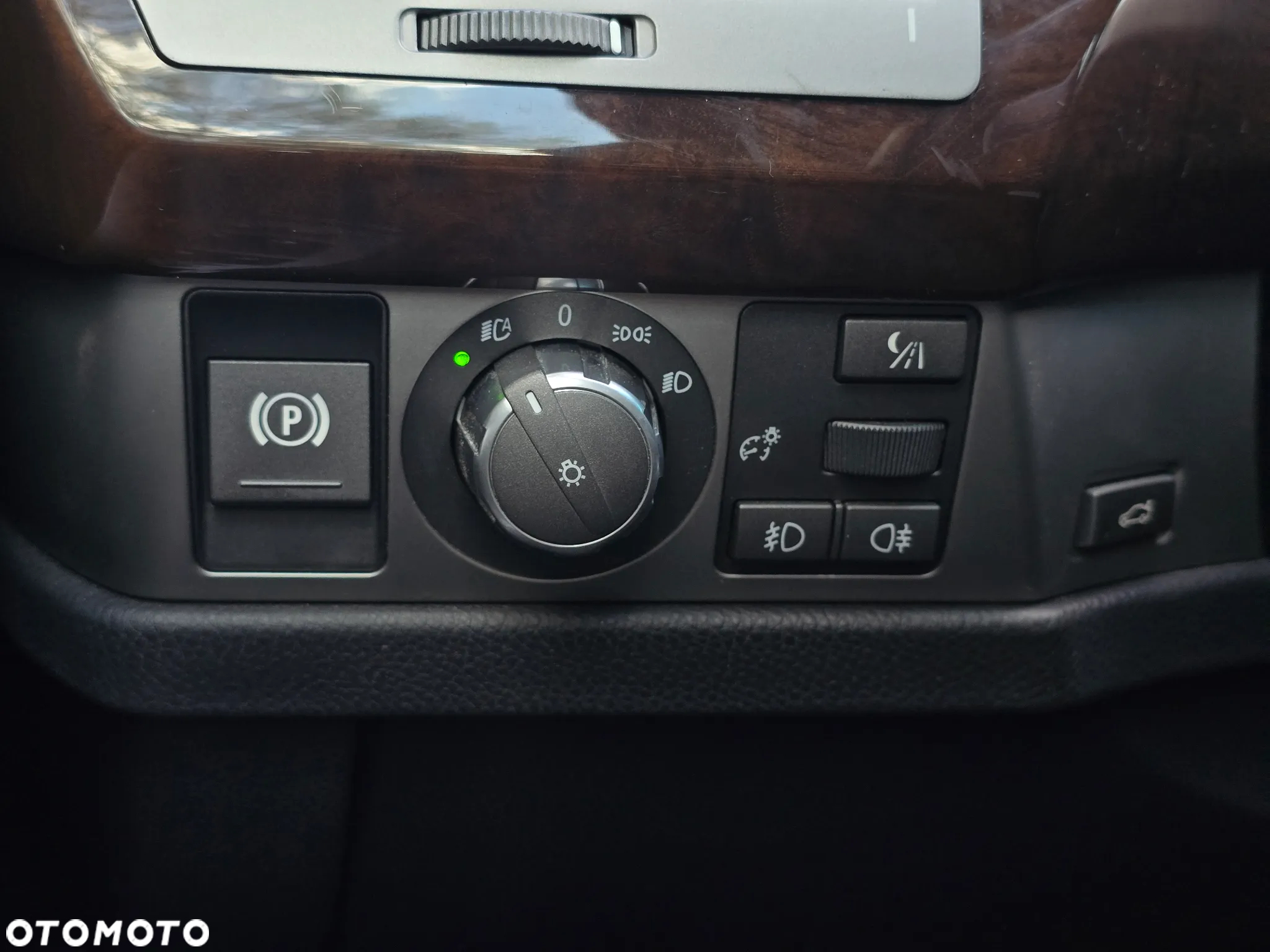 BMW Seria 7 750i - 29