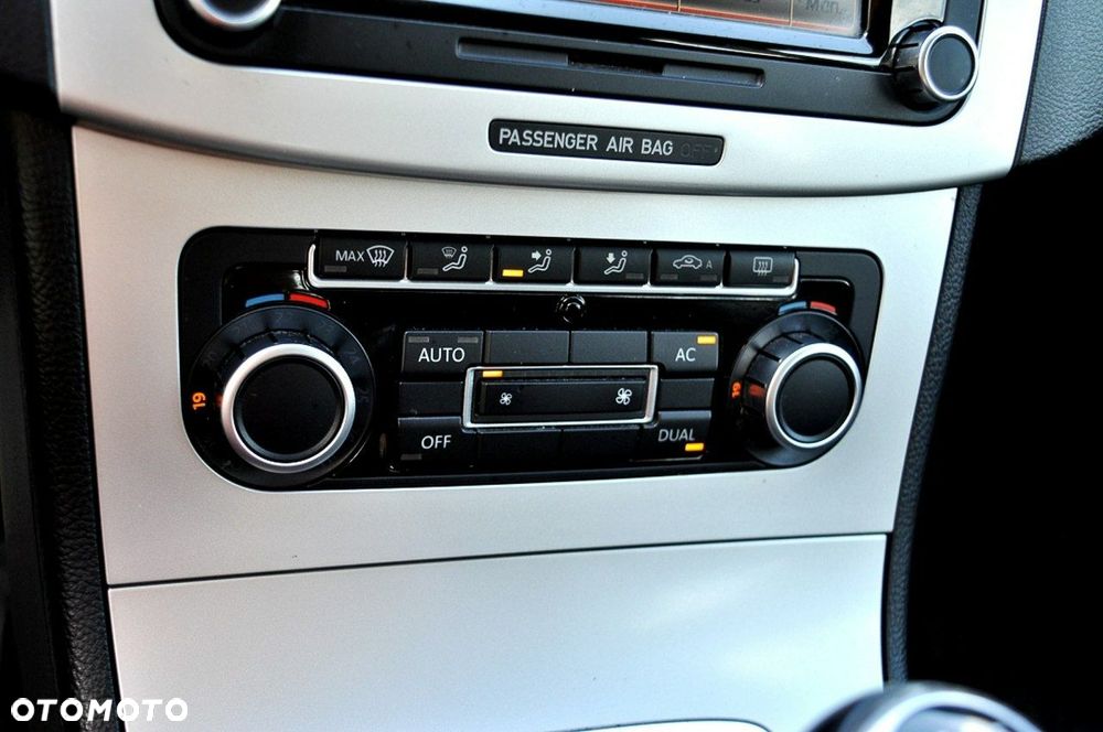 Volkswagen Passat 2.0 TDI Comfortline - 16