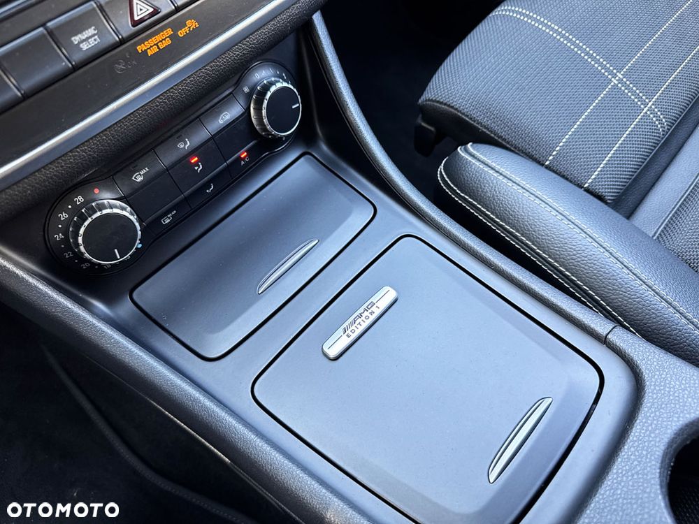 Mercedes-Benz CLA 200 7G-DCT AMG Line - 28