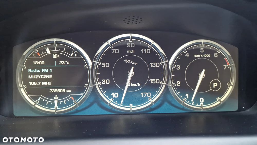 Jaguar XJ - 18