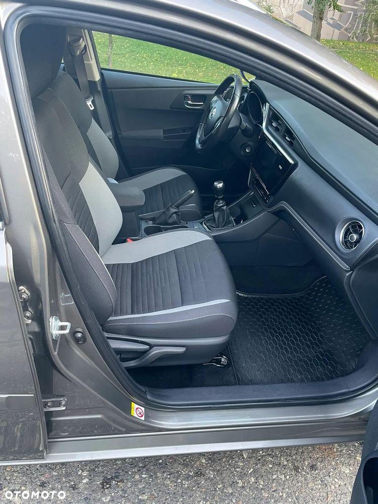 Toyota Auris - 19