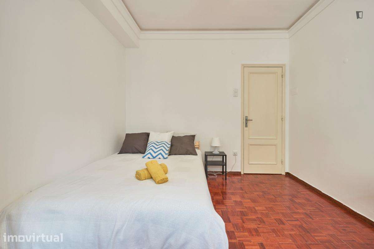 Quarto - localizado em Marquês de Pombal Lisbon - Grande imagem: 3/45