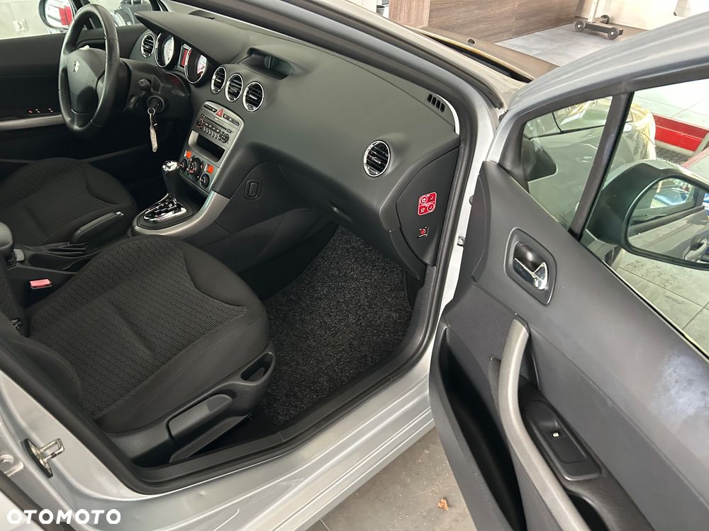 Peugeot 308 140 THP Automatik Sport - 27