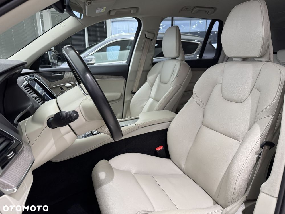 Volvo XC 90 - 10