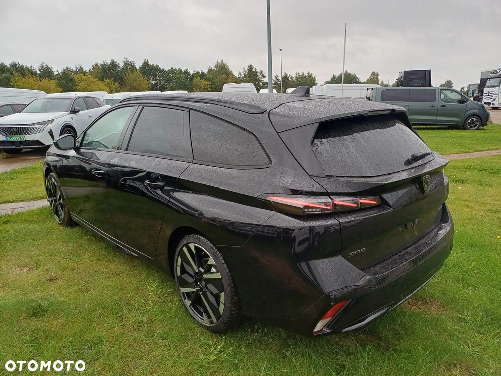 Peugeot 308 - 8