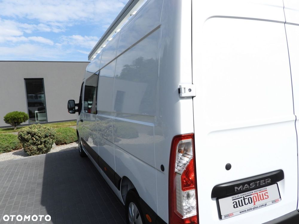 Renault MASTER FURGON BRYGADÓWKA 7 MIEJSC TEMPOMAT NAWIGACJA LEDY KLIMATYZACJA  135KM - 17