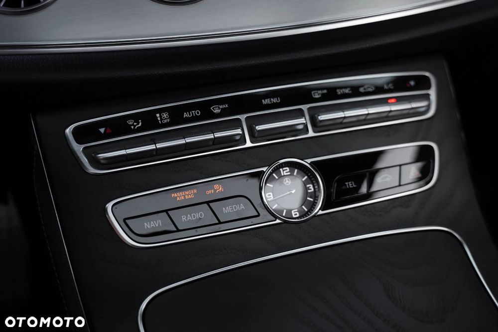 Mercedes-Benz Klasa E 220 d 4-Matic AMG - 20
