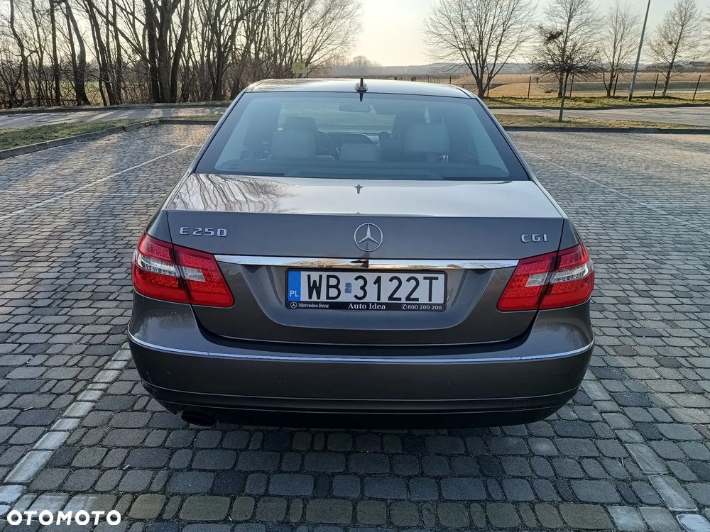 Mercedes-Benz Klasa E 250 CGI BlueEffICIENCY Avantgarde - 7