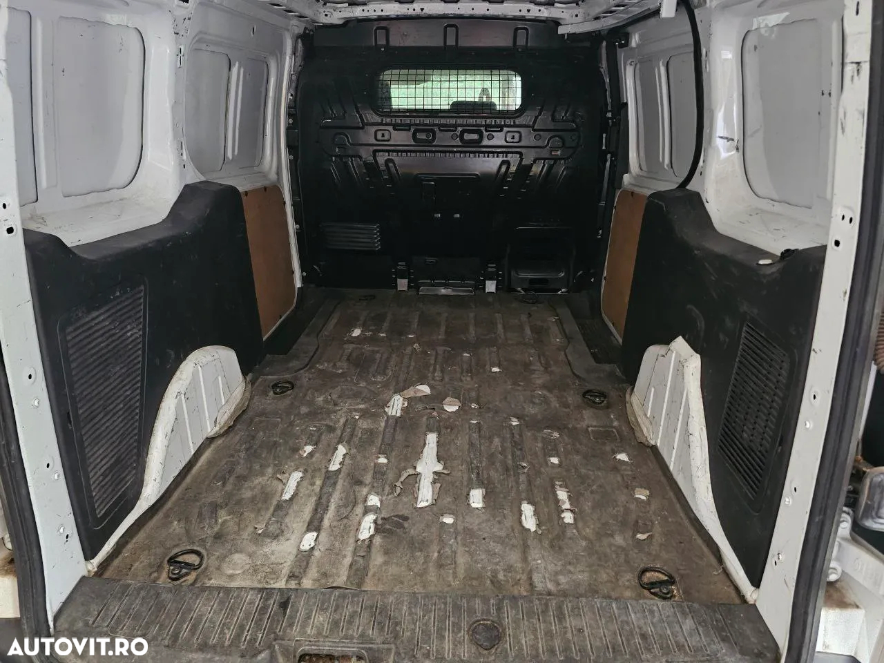 Ford Transit Connect - 15