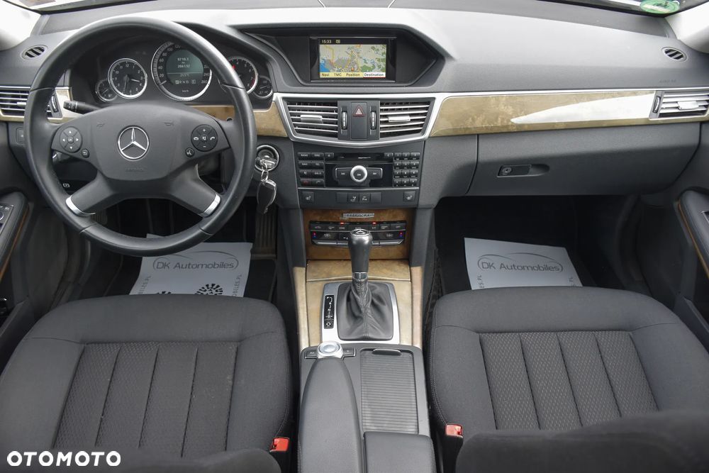 Mercedes-Benz Klasa E 200 BlueEFFICIENCY 7G-TRONIC Elegance - 17