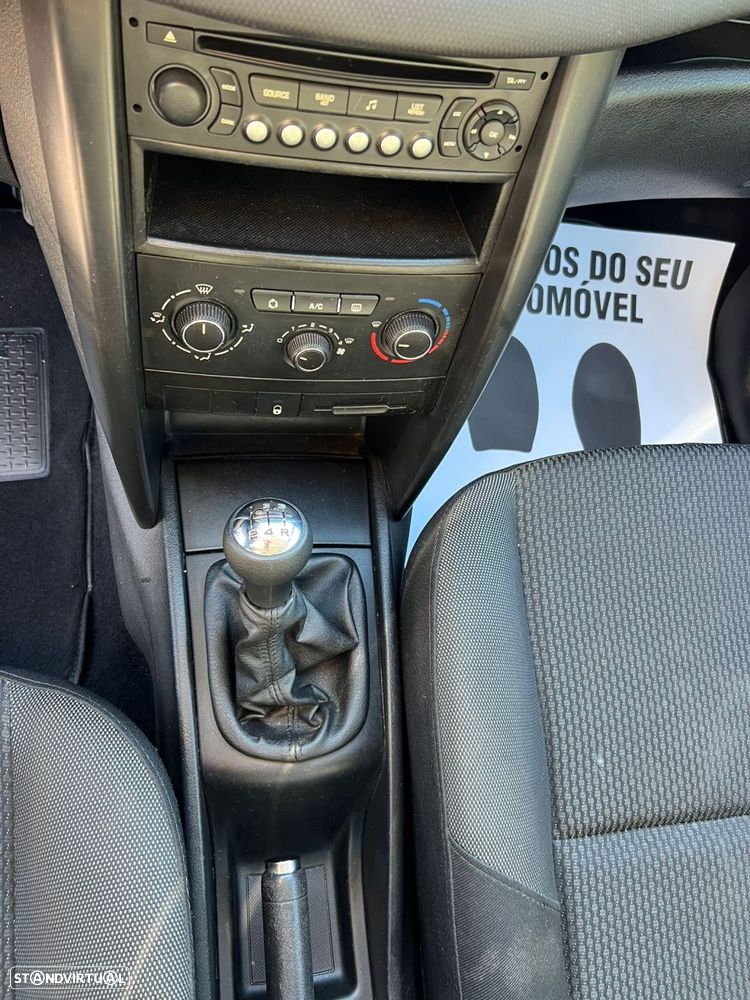 Peugeot 207 1.4 16V Active - 26