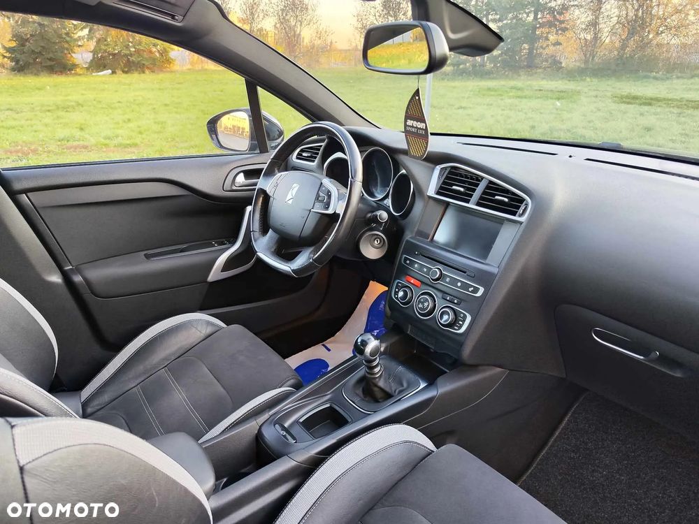 Citroën DS4 PureTech 130 Stop&Start Urban Show - 16