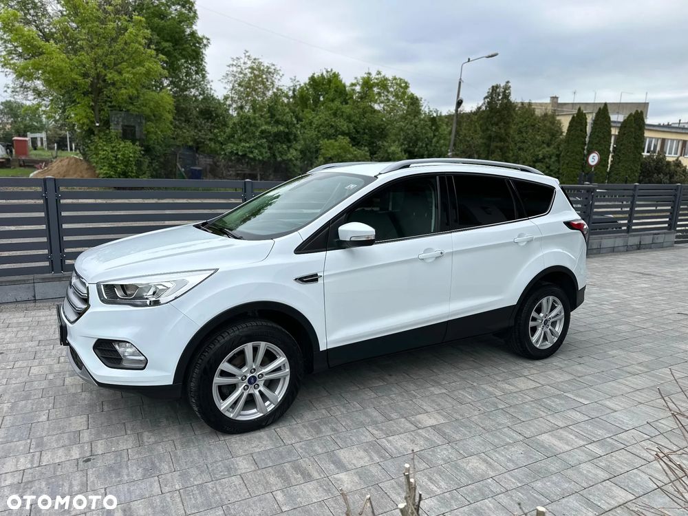 Ford Kuga 1.5 EcoBoost 2x4 Titanium - 3