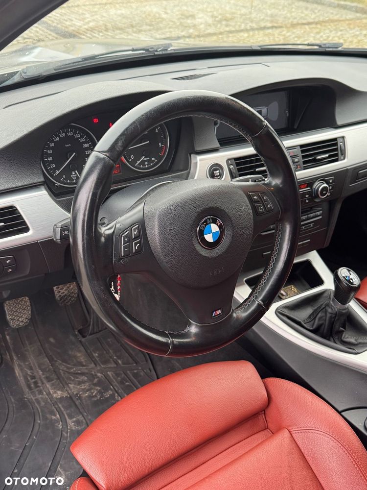 BMW Seria 3 330d xDrive - 25