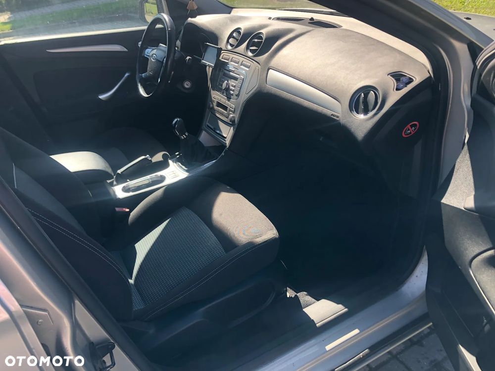 Ford Mondeo 2.0 Ghia Executive - 8