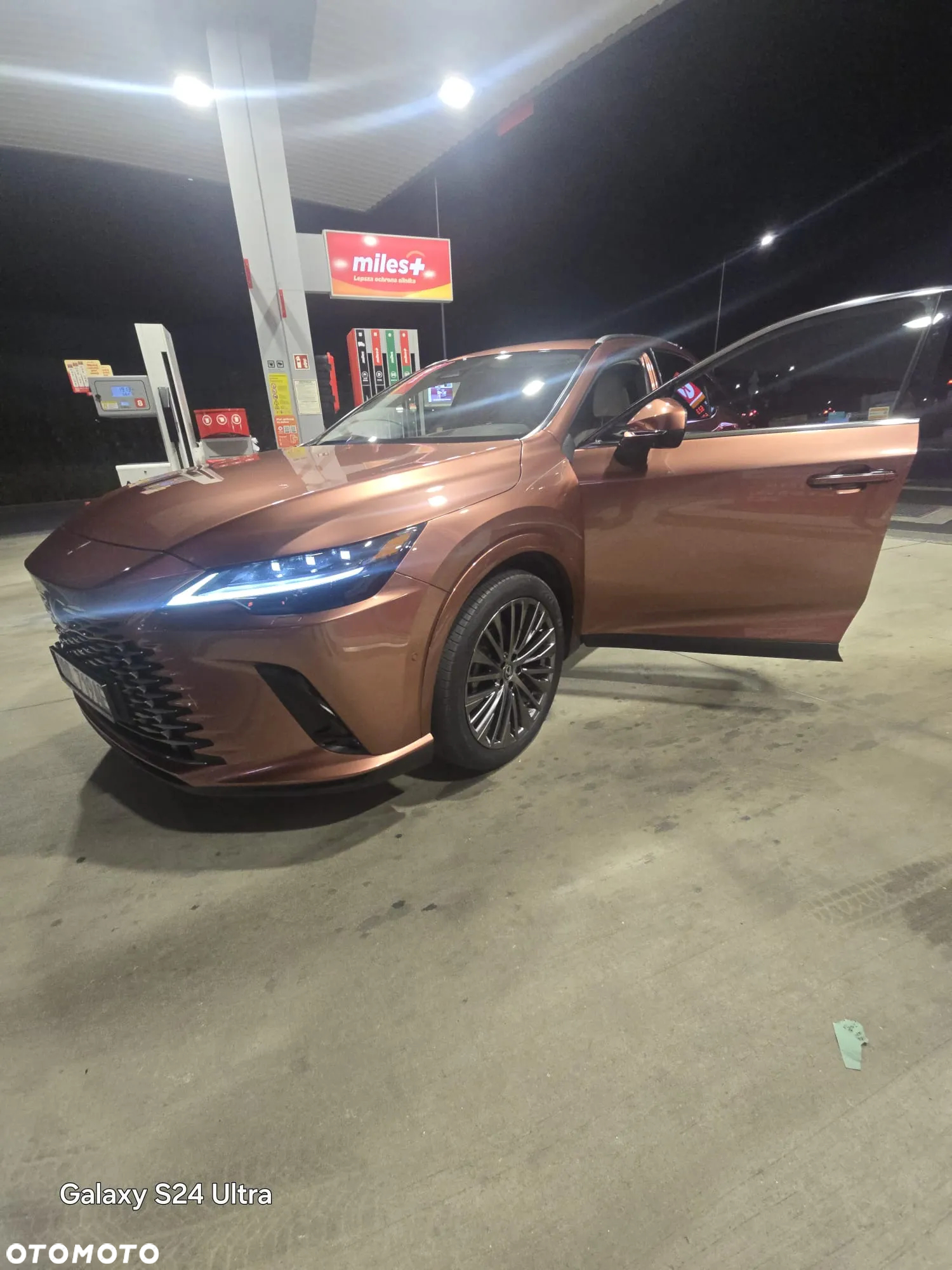 Lexus RX 450h+ Omotenashi - 4