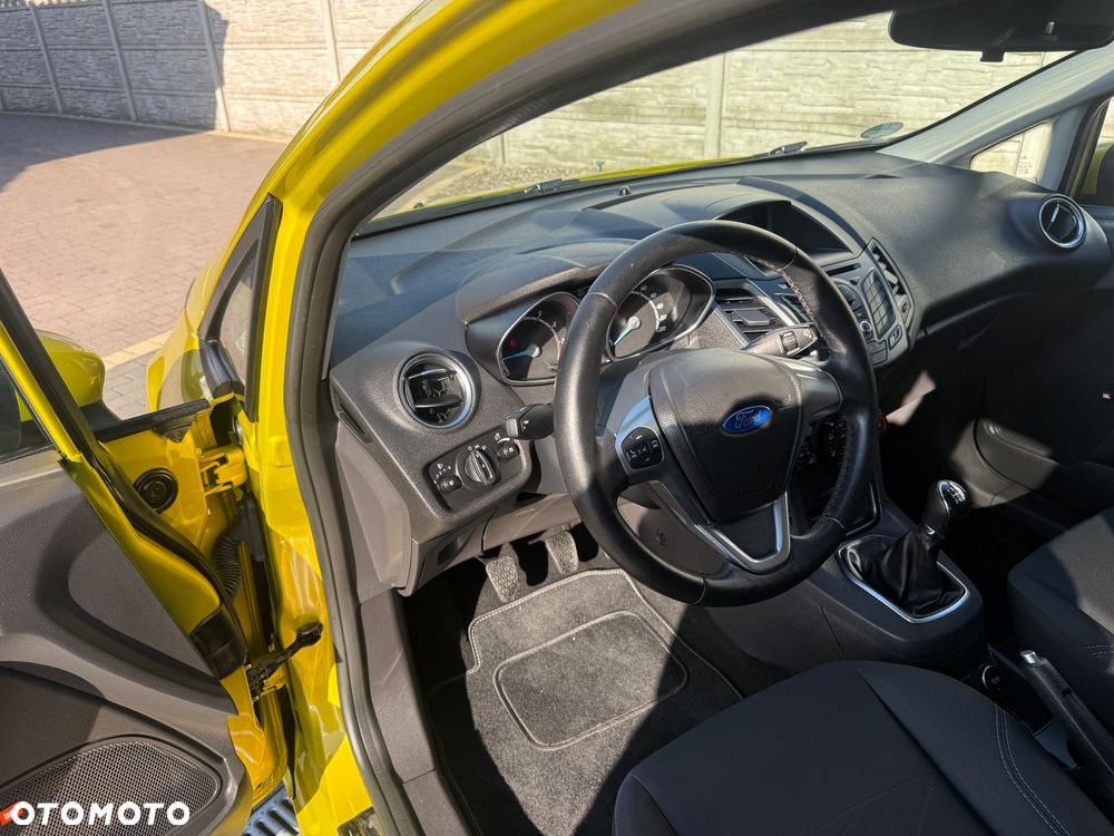 Ford Fiesta - 23