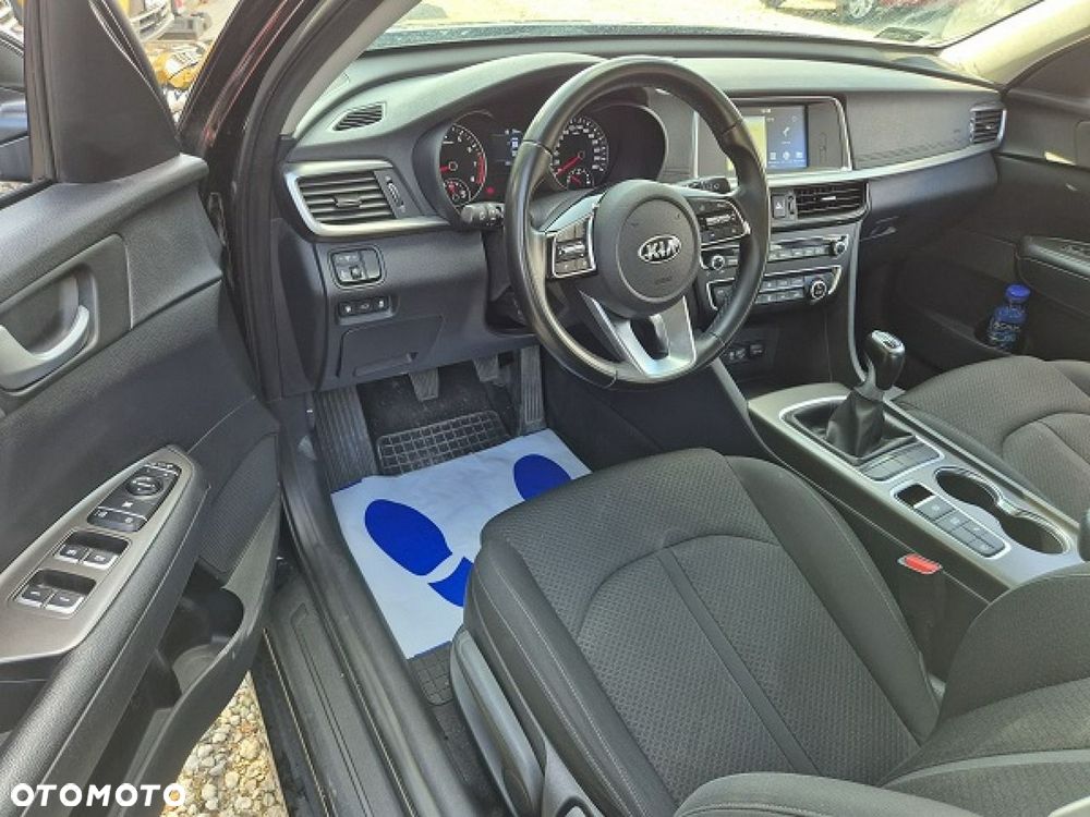 Kia Optima 2.0 L - 17