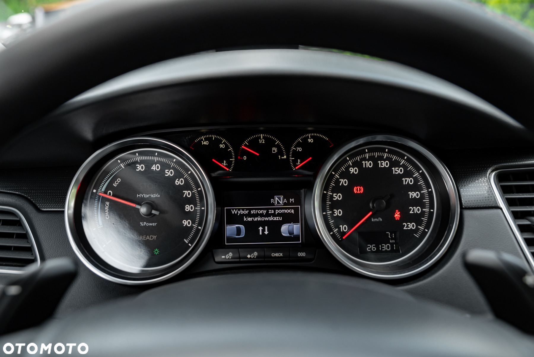 Peugeot 508 Hybrid4 - 37