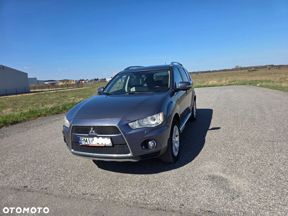 Mitsubishi Outlander - 11