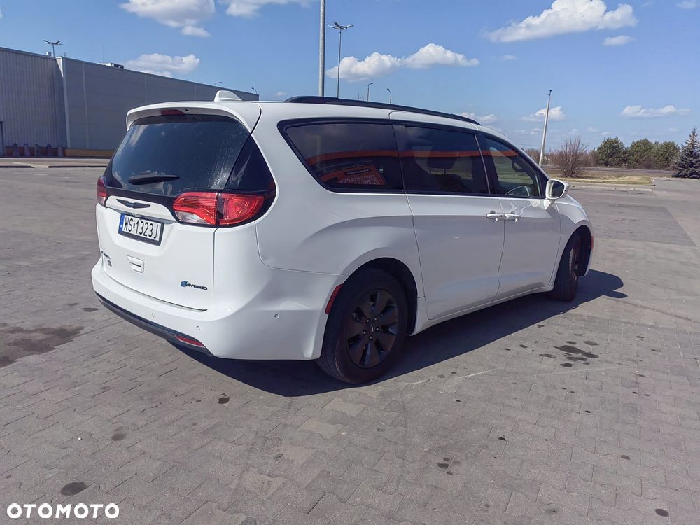 Chrysler Pacifica - 6