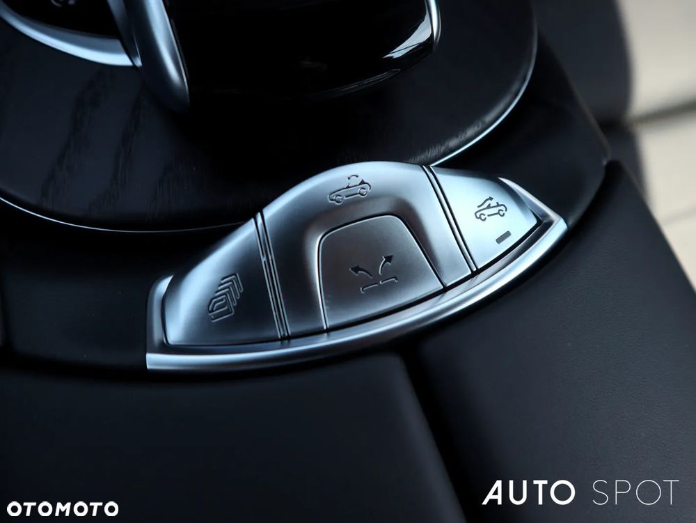 Mercedes-Benz Klasa E 400 4Matic 9G-TRONIC AMG Line - 21
