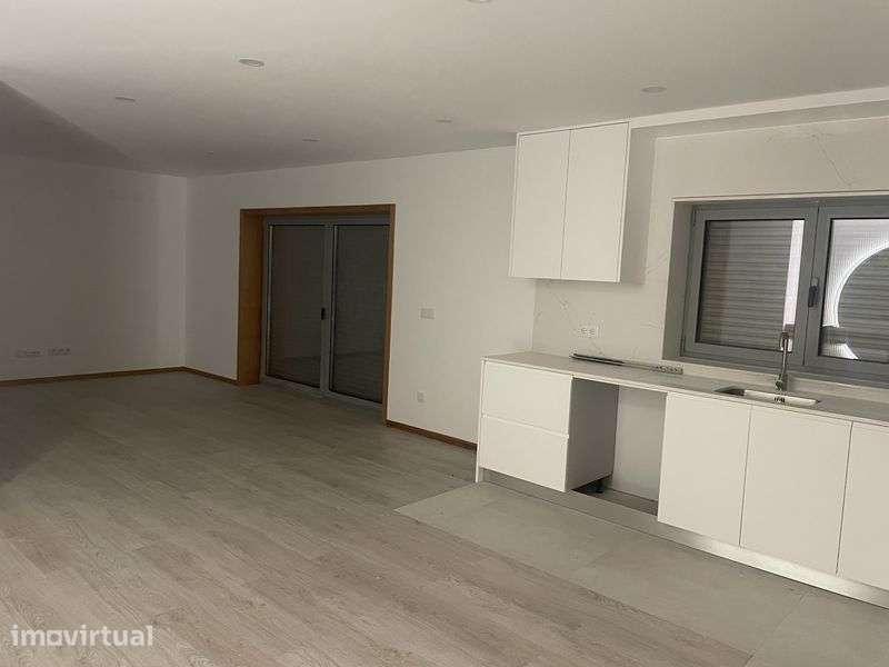 Arendamento novo a estriar - Grande imagem: 2/7
