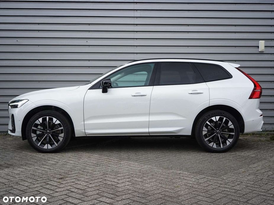 Volvo XC 60 B5 B AWD Ultra Dark - 3