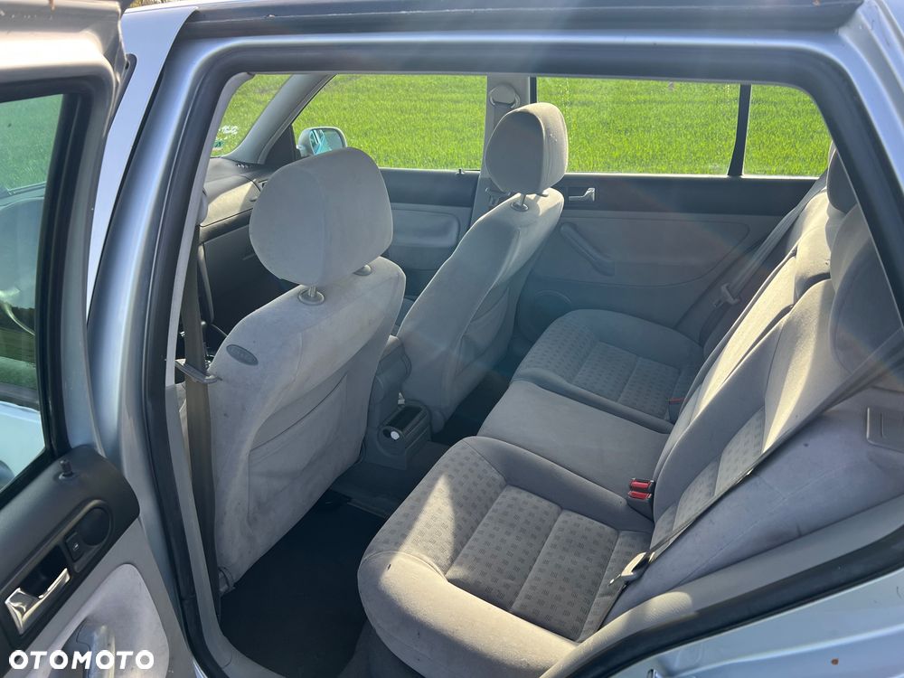 Volkswagen Golf - 10