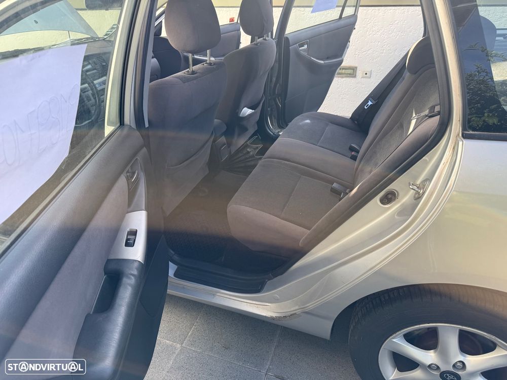 Toyota Corolla SW 2.0 D-4D Terra - 9