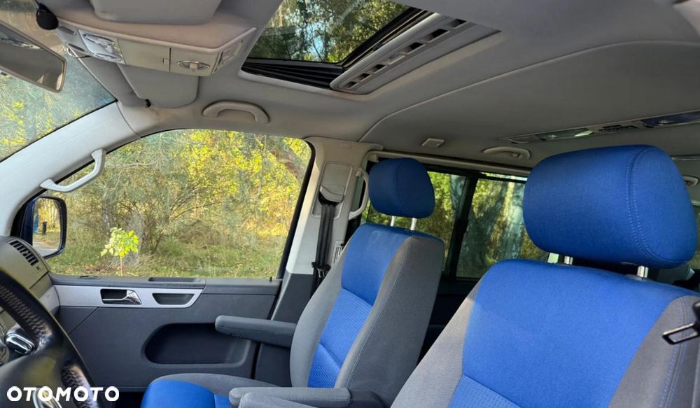 Volkswagen Multivan - 12