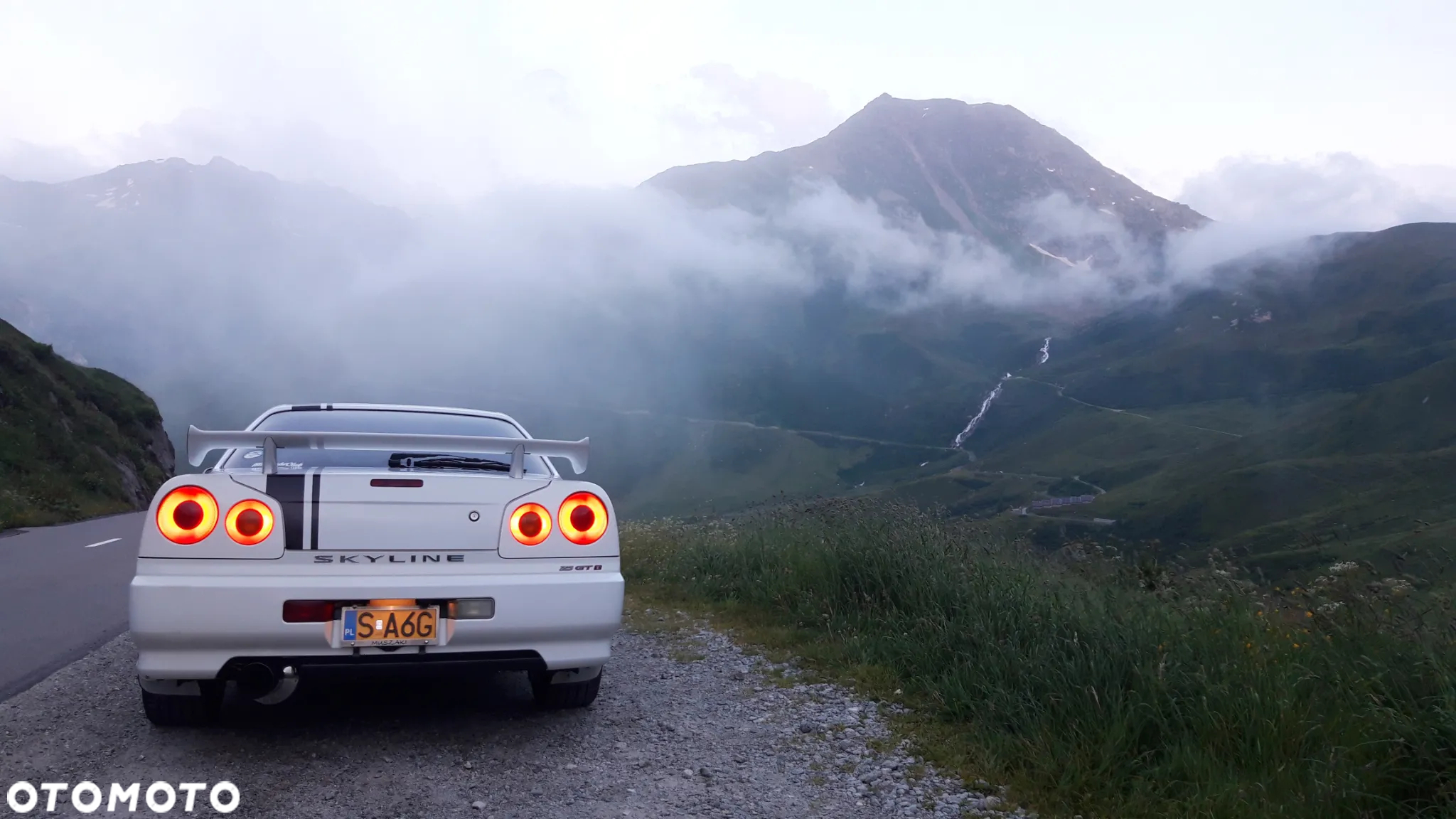 Nissan Skyline - 2