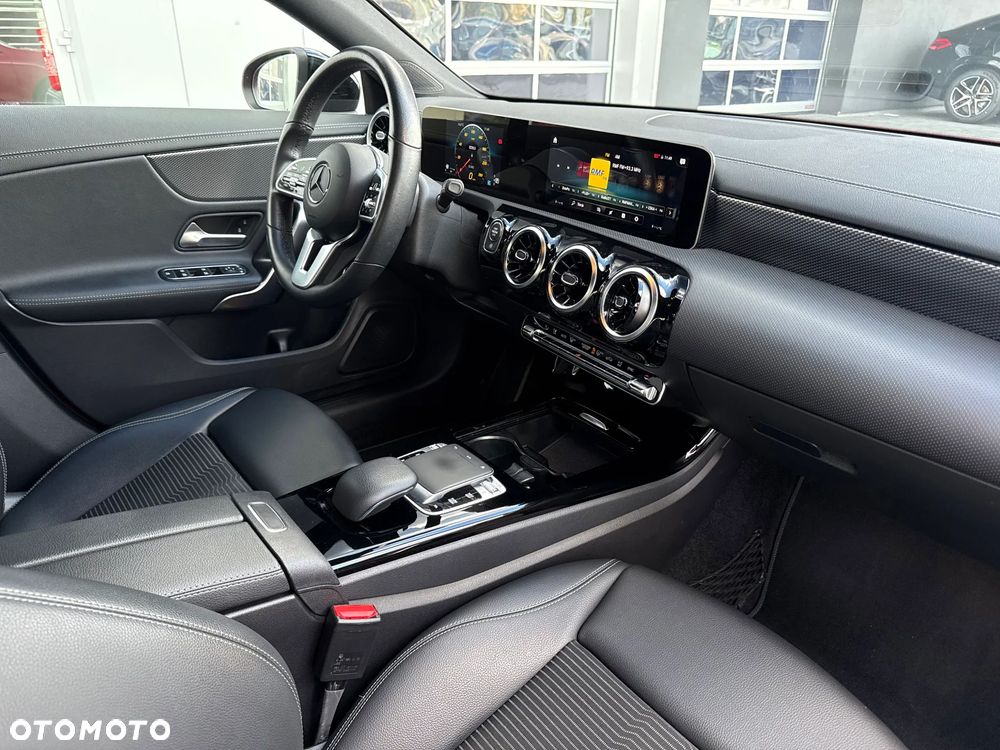 Mercedes-Benz CLA 220 4-Matic Progressive 7G-DCT - 22
