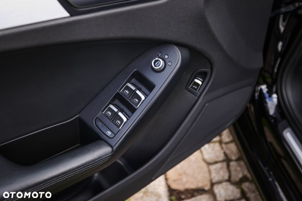 Audi A4 Avant 2.0 TDI DPF clean diesel quattro S tronic S line Sportpaket - 18