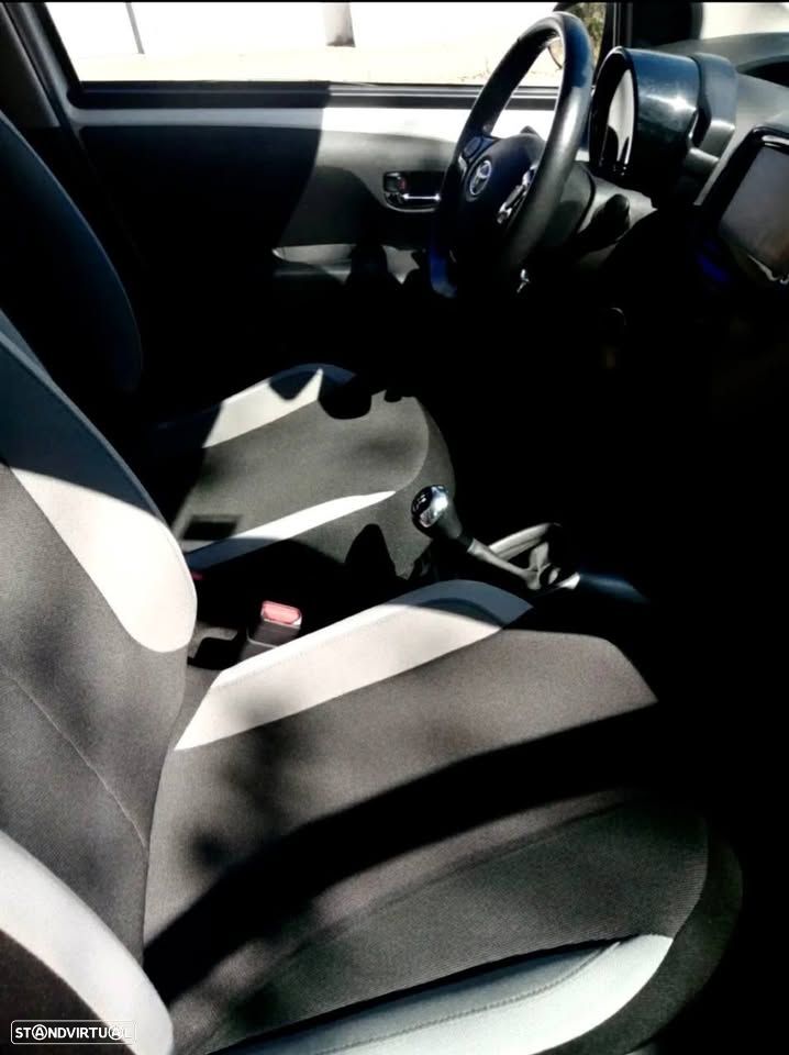 Toyota Aygo 1.0 X-Wave - 4