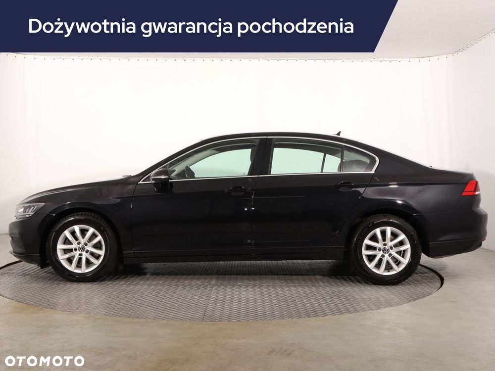 Volkswagen Passat - 4